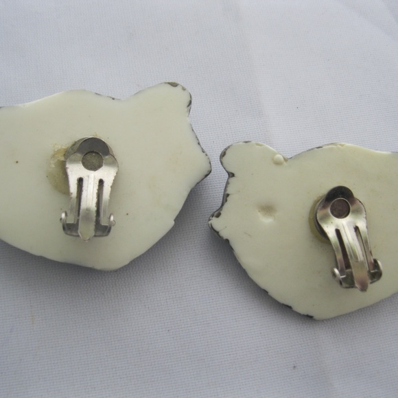 Vintage Pair of Zebra Clip on Earrings - Picture 3 of 3